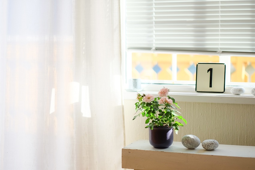 aluminum blinds in bedroom